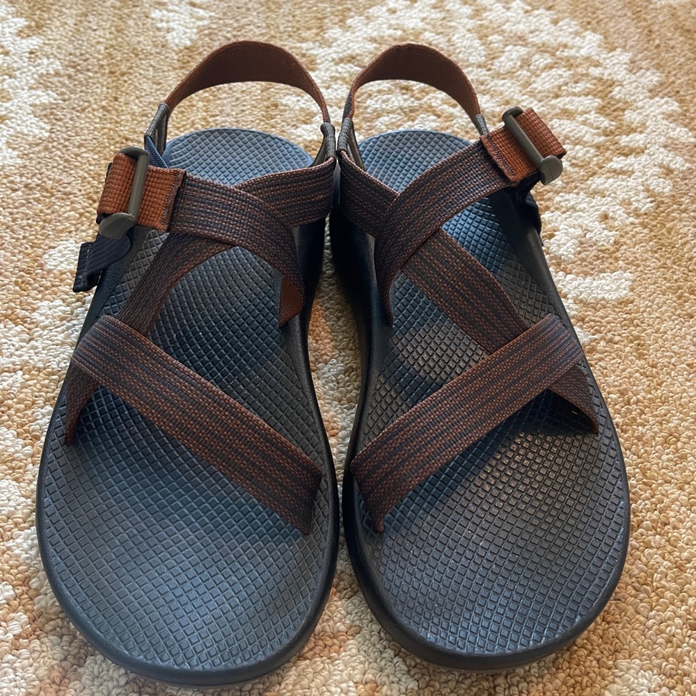 COPY - CHACO Mens Sandals 11 Wide - EUC